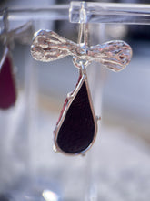 Load image into Gallery viewer, Magenta Bow earrings
