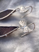 Load image into Gallery viewer, Magenta Bow earrings
