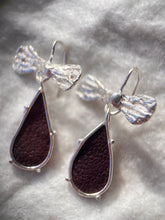 Load image into Gallery viewer, Magenta Bow earrings
