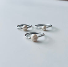 Load image into Gallery viewer, Fresh water Pearl silver ring
