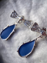 Load image into Gallery viewer, Ocean Blue Bow Earrings
