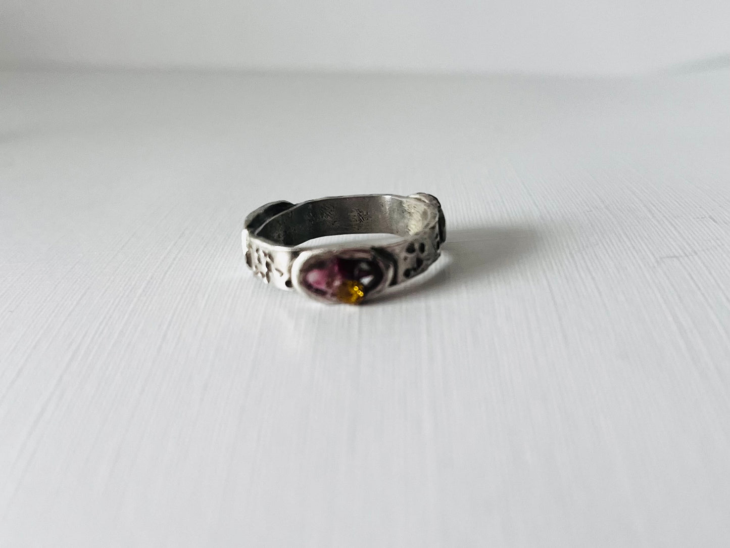 Resin bead ring