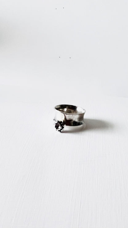 Flower rock band ring