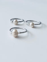 Load image into Gallery viewer, Fresh water Pearl silver ring

