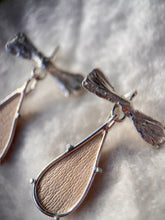 Load image into Gallery viewer, Sandy Bow Earrings

