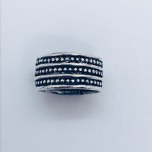 Load image into Gallery viewer, Seven band ring
